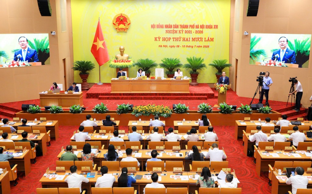 Chất vấn các vấn đề cấp thiết trong quá trình phát triển Thủ đô