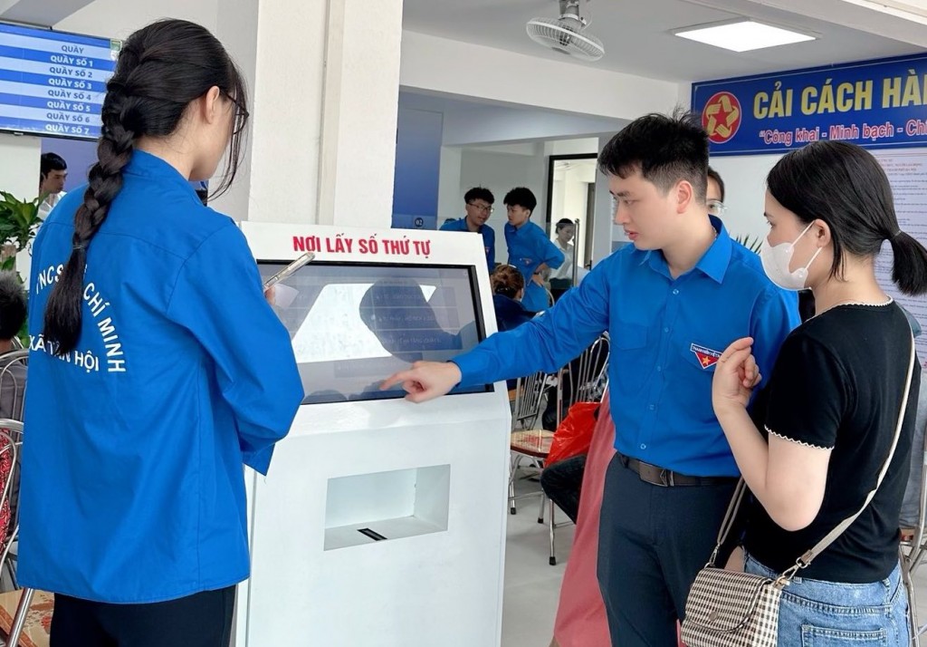Anh Nguyễn Thanh Hải, Phó Chủ tịch Ủy ban MTTQ, kiêm Bí thư Đoàn Thanh niên xã Ô Diên