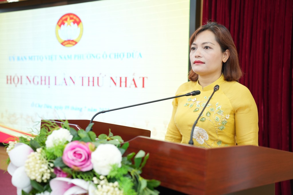 Bà Đào Thị Minh Hiền – Ủy viên Thường vụ Đảng ủy, Chủ tịch Ủy ban MTTQ Việt Nam phường phát biểu khai mạc hội nghị