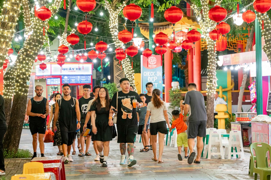 Học sinh sinh viên sẽ được hưởng ưu đãi lên đến 40% tại Da Nang Downtown mùa hè này