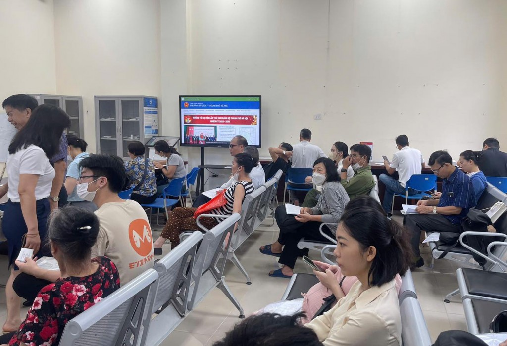 Hằng ngày có rất đông người dân đến Điểm phục vụ hành chính công