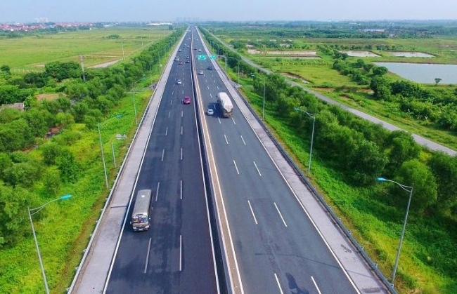 Quảng Ngãi tập trung phát triển hạ tầng giao thông trọng điểm