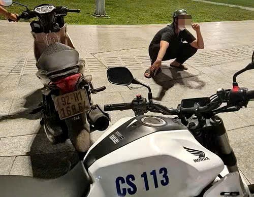 Nhóm thiếu niên tụ tập gây rối, ném vỏ chai vào Cảnh sát 113