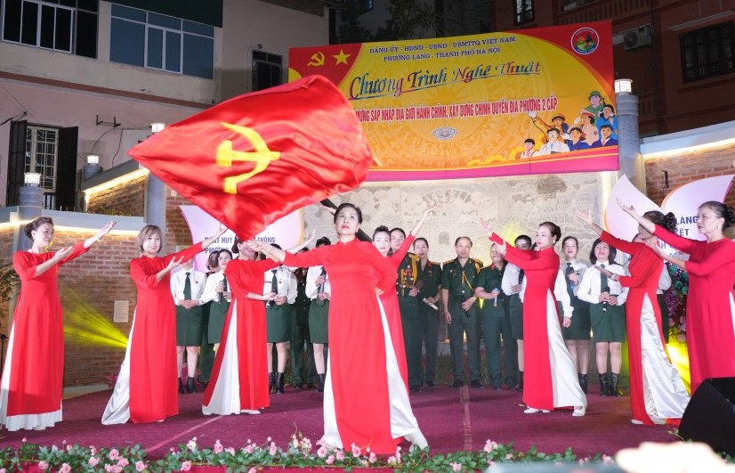Phường Láng rộn ràng đêm hội