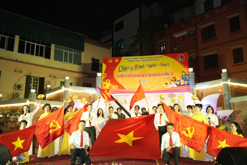 Các ca khúc ca ngợi Đảng, Tổ quốc và tình yêu quê hương được vang lên tại di tích Pháo đài Láng