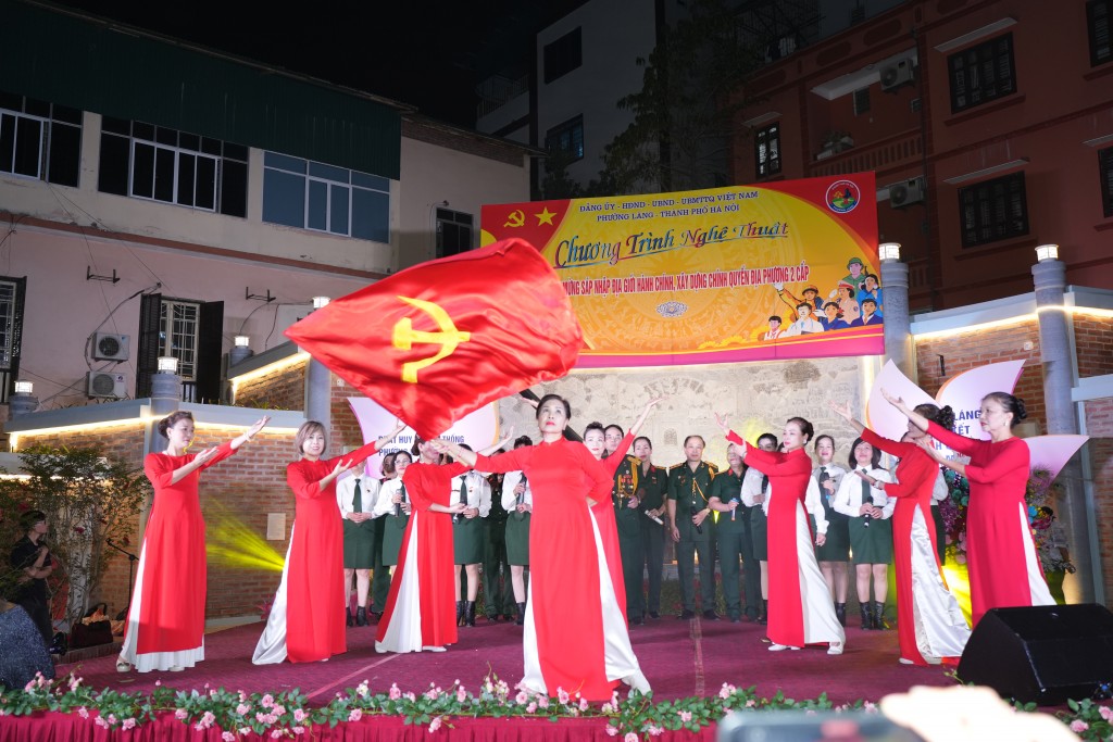 Phường Láng: Đêm hội mừng chính quyền địa phương 2 cấp