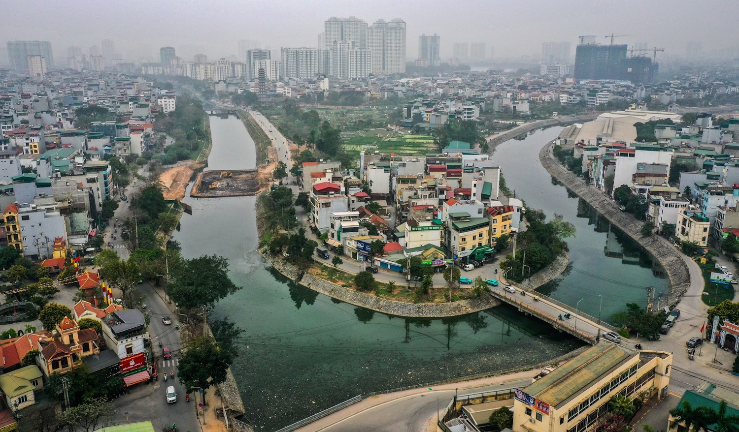 Bài 1: Sứ mệnh làm sống lại dòng sông chết