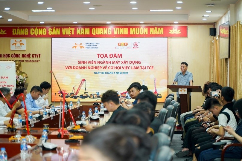 Chủ động, sáng tạo, đồng hành cùng sinh viên phát triển toàn diện