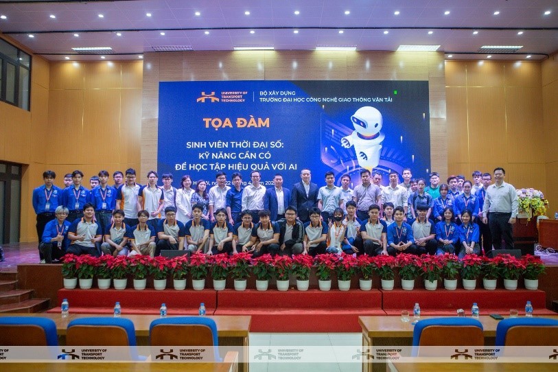 Chủ động, sáng tạo, đồng hành cùng sinh viên phát triển toàn diện