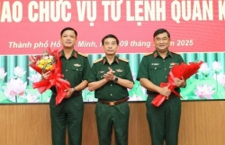 Trung tướng Nguyễn Trường Thắng bàn giao chức vụ Tư lệnh Quân khu 7