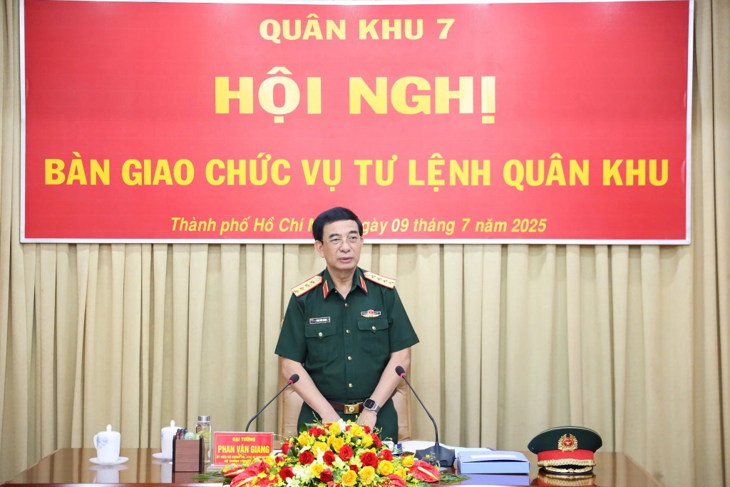 Đại tướng Phan Văn Giang - Bộ trưởng Bộ Quốc phòng phát biểu tại Hội nghị. Ảnh: Lê Tiến.