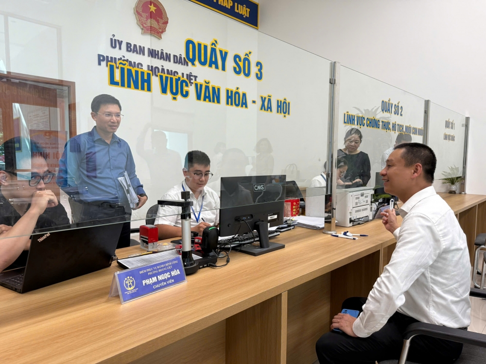Phường Hoàng Liệt: Người dân hài lòng sau 1 tuần vận hành chính quyền mới