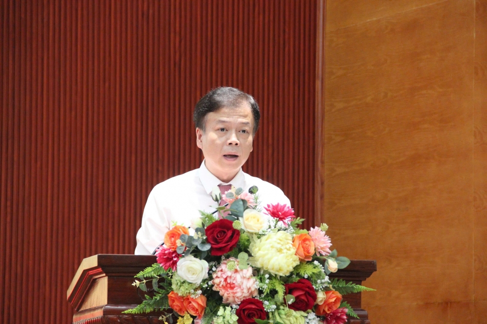 đồng chí Lê Quốc Thịnh - Phó Bí thư Thường trực Đảng ủy phường phát biểu tại hội nghị