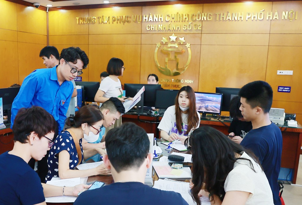 Bài 3: Đặt lợi ích Nhân dân lên trên hết, trước hết