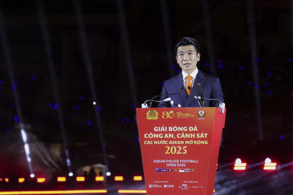 Phó chủ tịch HĐQT Ngân hàng SHB Đỗ Quang Vinh khẳng định Tập đoàn T&T và Ngân hàng SHB luôn xem việc đồng hành cùng các hoạt động thể thao, văn hóa và cộng đồng là sứ mệnh của mình.