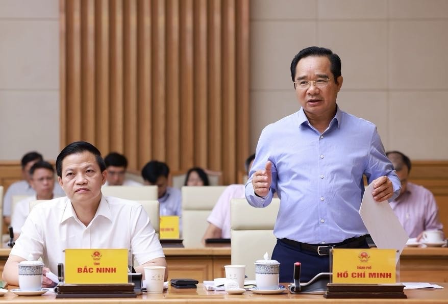 Đại diện lãnh đạo các bộ, ngành, địa phương dự và phát biểu tại hội nghị - Ảnh: VGP/Nhật Bắc