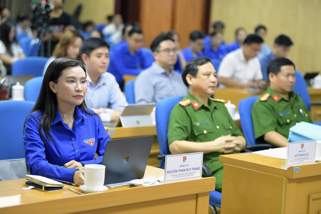 Các vị đại biểu tham dự chương trình tập huấn 