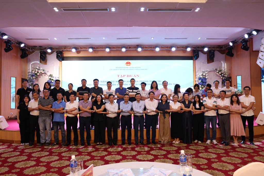 Trang bị kỹ năng tác nghiệp an toàn trong thiên tai cho đội ngũ phóng viên