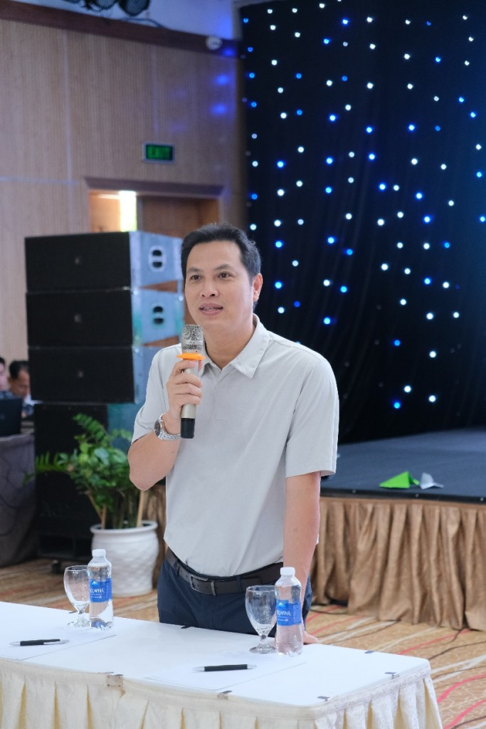 Ông Nguyễn Bảo Châu, Điều phối dự án iPLAY, Tổ chức VVOB tại Việt Nam giới thiệu Học thông qua Chơi và sự tự chủ của học sinh.