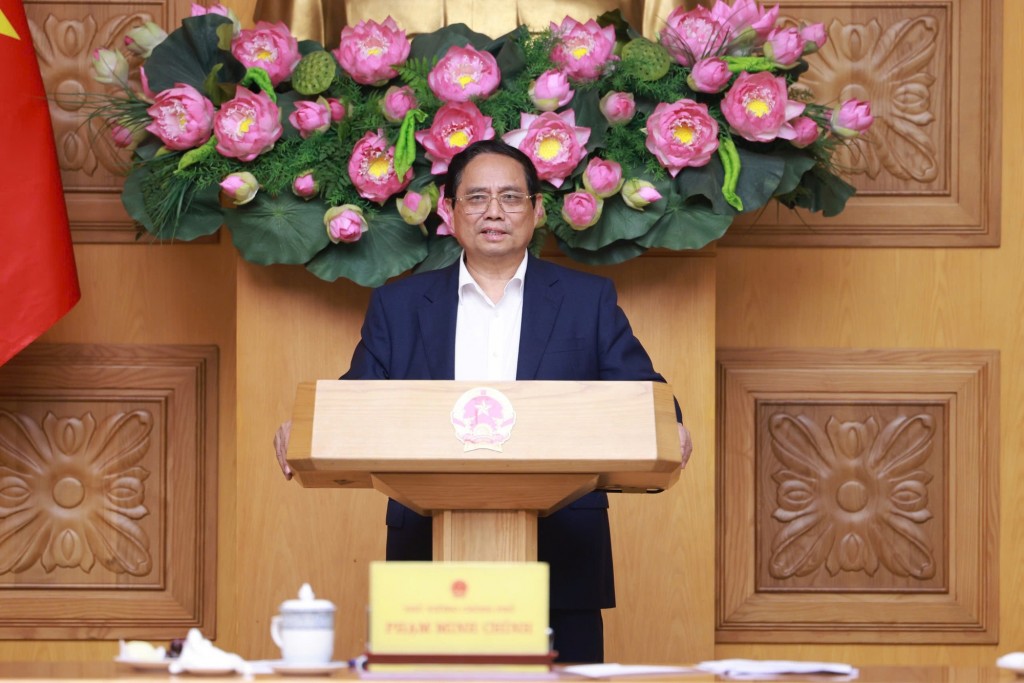 Thủ tướng Phạm Minh Chính nêu rõ, từ Hội nghị Trung ương 11 đến nay, Tiểu ban Kinh tế-xã hội thường xuyên rà soát, cập nhật bổ sung Báo cáo Kinh tế-xã hội - Ảnh: VGP/Nhật Bắc