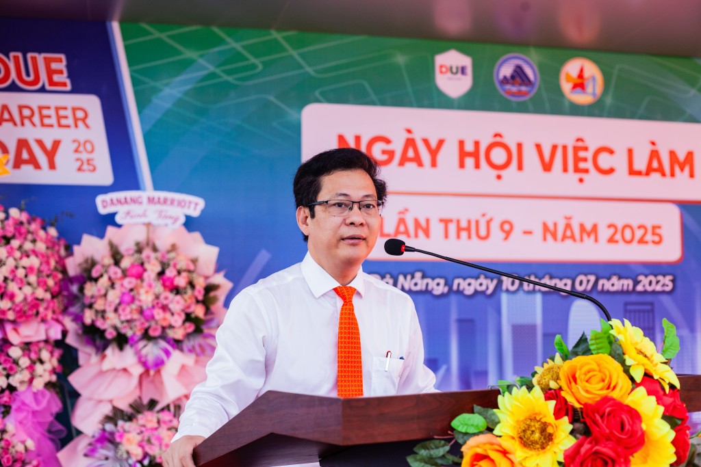 PGS.TS. Lê Văn Huy - Hiệu trưởng Trường Đại học Kinh tế - Đại học Đà Nẵng phát biểu tại sự kiện