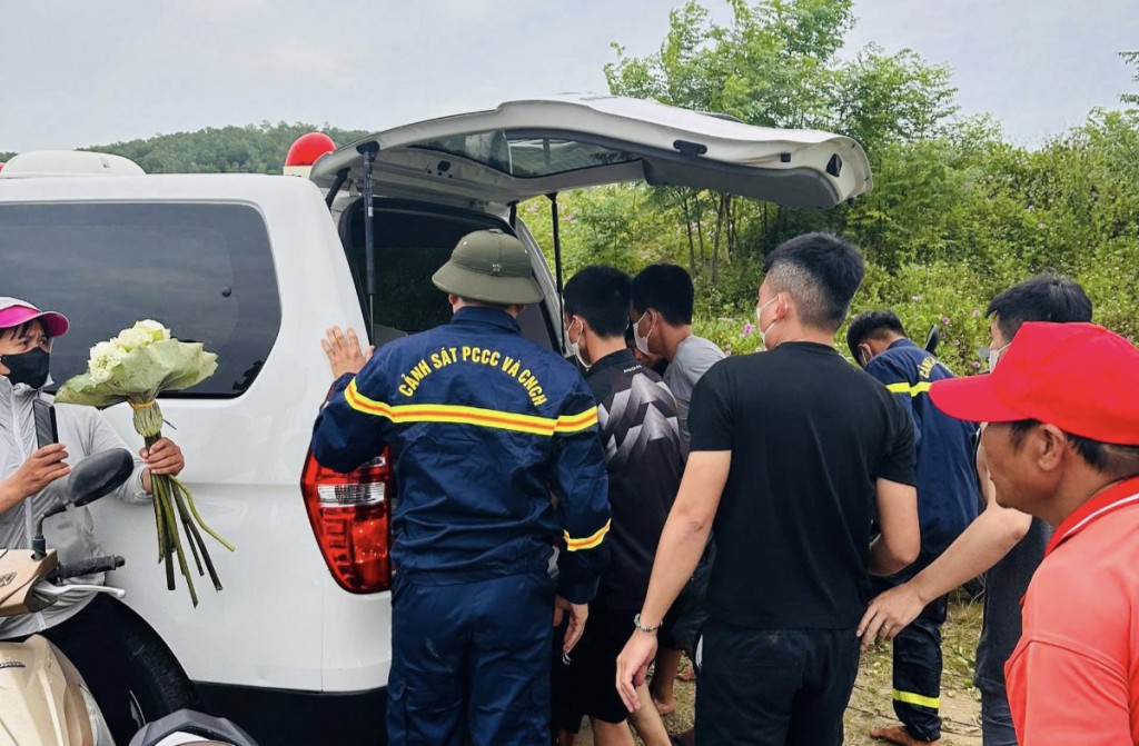 Thanh Hoá: Đã tìm thấy thi thể cháu bé mất tích do đuối nước tại biển Sầm Sơn