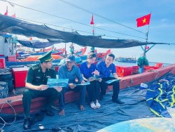 Tuổi trẻ Quảng Ngãi tích cực tuyên truyền chống khai thác IUU