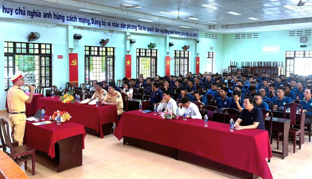 Đà Nẵng: Lan tỏa văn hóa giao thông đến từng tài xế taxi