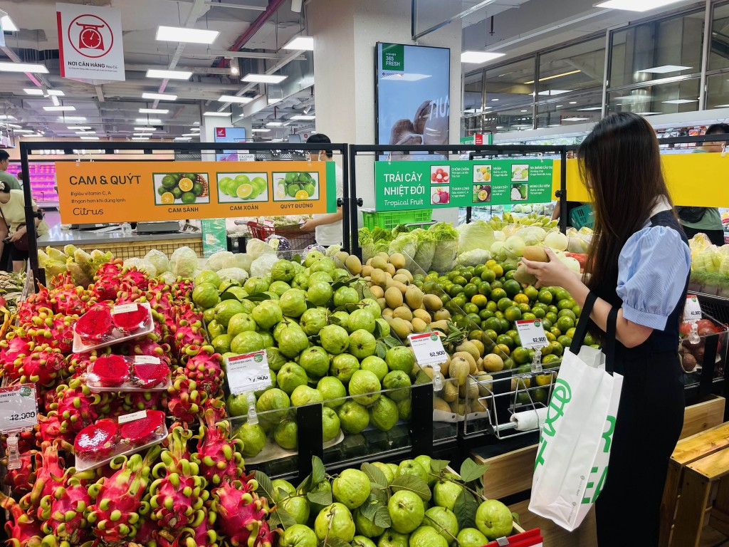Người trẻ Hà Nội ủng hộ “khai tử” túi nilon