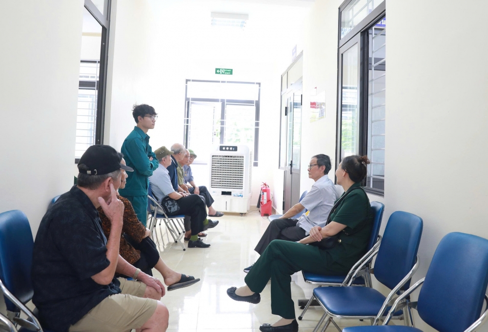 Khu vực khám bệnh được bố trí rộng rãi, thoáng mát