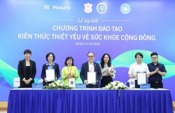 Thầy thuốc trẻ “truyền nghề” cho tư vấn viên bảo hiểm