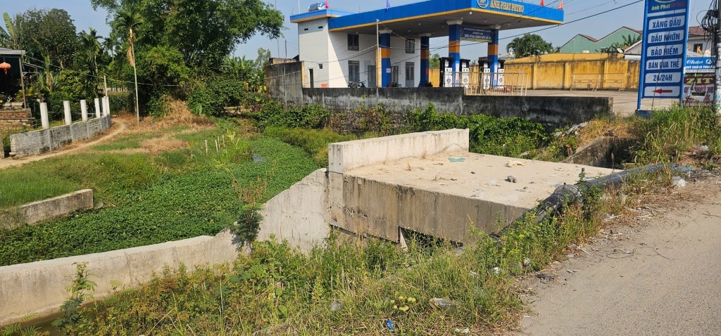 Hàng loạt dự án đầu tư công đứng bánh, người dân xót cả ruột