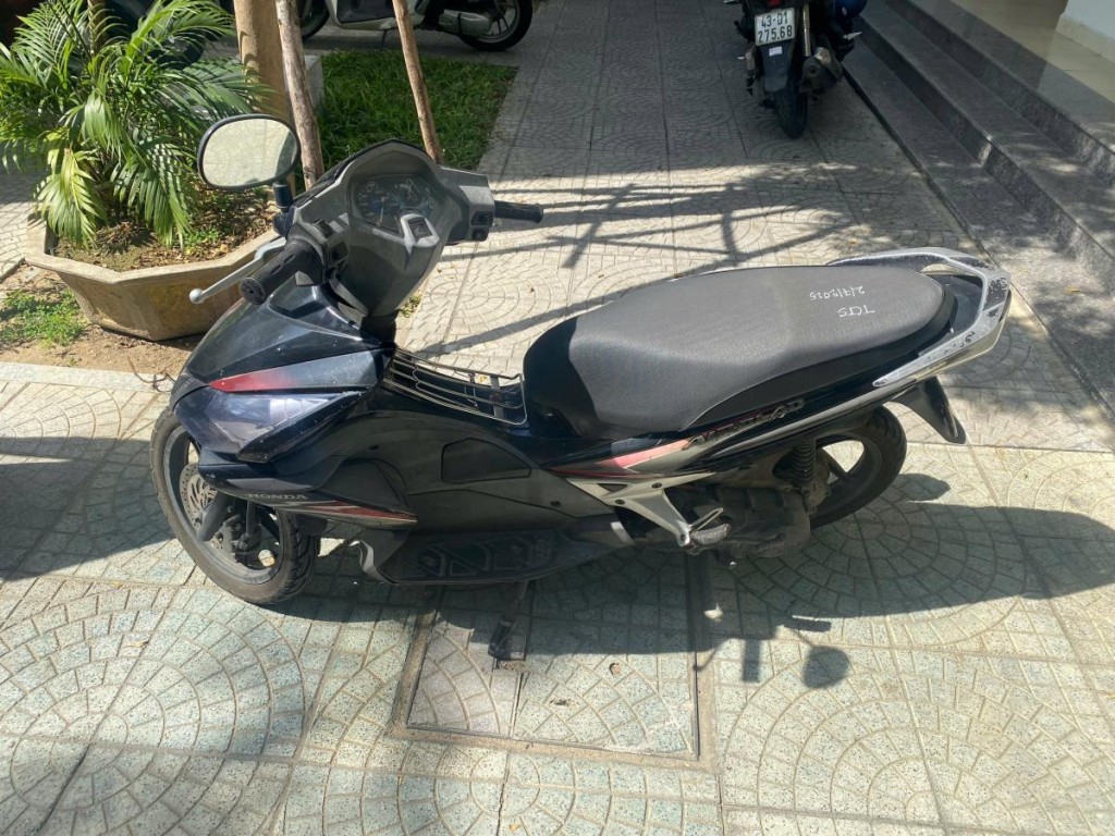 Một trong những chiếc xe bị nhóm thanh thiếu nhiên trộm cắp (Ảnh: CA)