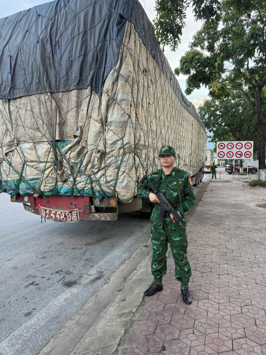 Triệt phá đường dây vận chuyển số lượng lớn vàng bạc qua biên giới