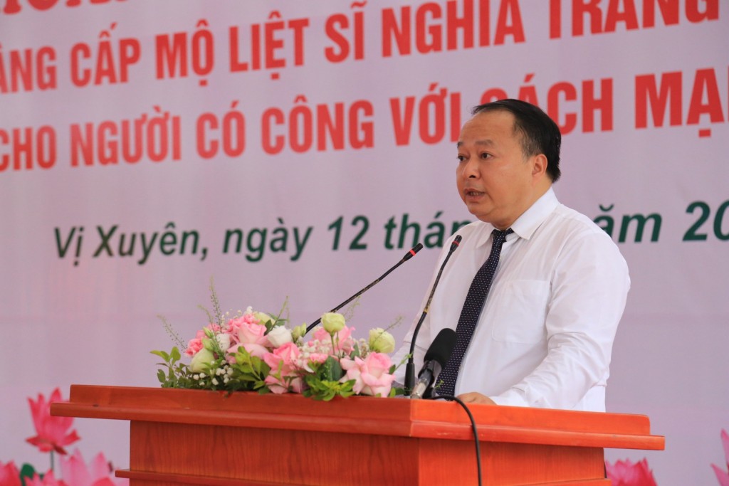 Chủ tịch UBND tỉnh Tuyên Quang Phan Huy Ngọc phát biểu tại buổi lễ.
