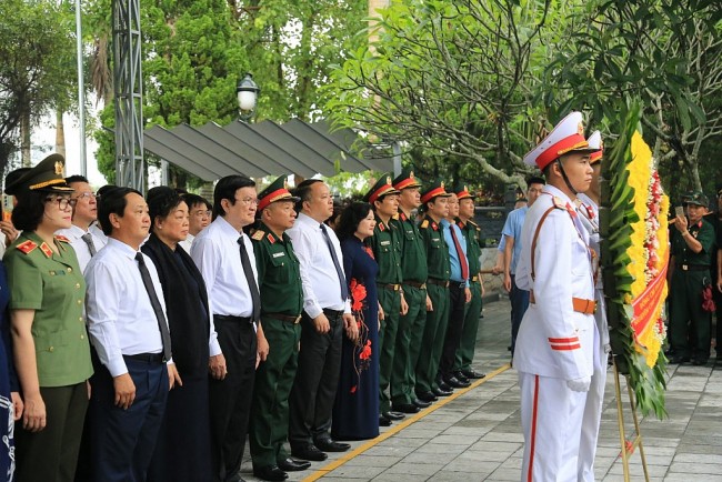 Hoàn thành công trình cải tạo, nâng cấp mộ liệt sĩ Nghĩa trang Liệt sĩ quốc gia Vị Xuyên