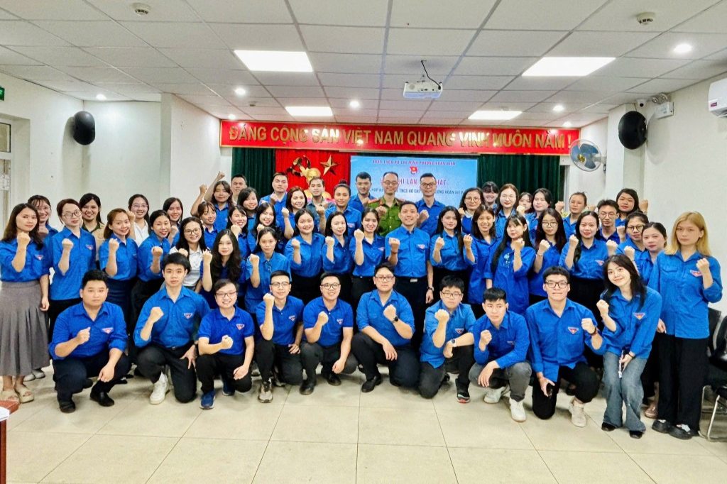 Đoàn Thanh niên thi đua cao điểm chào mừng Đại hội Đảng bộ phường