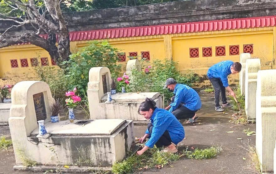 Thể hiện tinh thần 