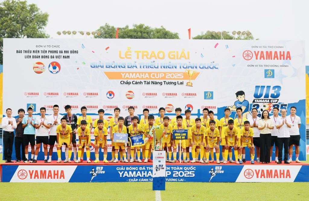 Thắng U13 SLNA trên loạt luân lưu, U13 Nam Định lần đầu bước lên đỉnh vinh quang