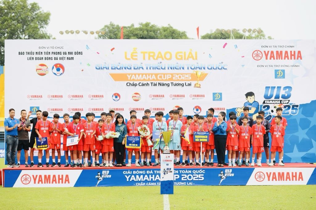 Thắng U13 SLNA trên loạt luân lưu, U13 Nam Định lần đầu bước lên đỉnh vinh quang