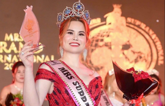 Người đẹp Nguyễn Thị Huyên đăng quang Mrs Supranational 2025