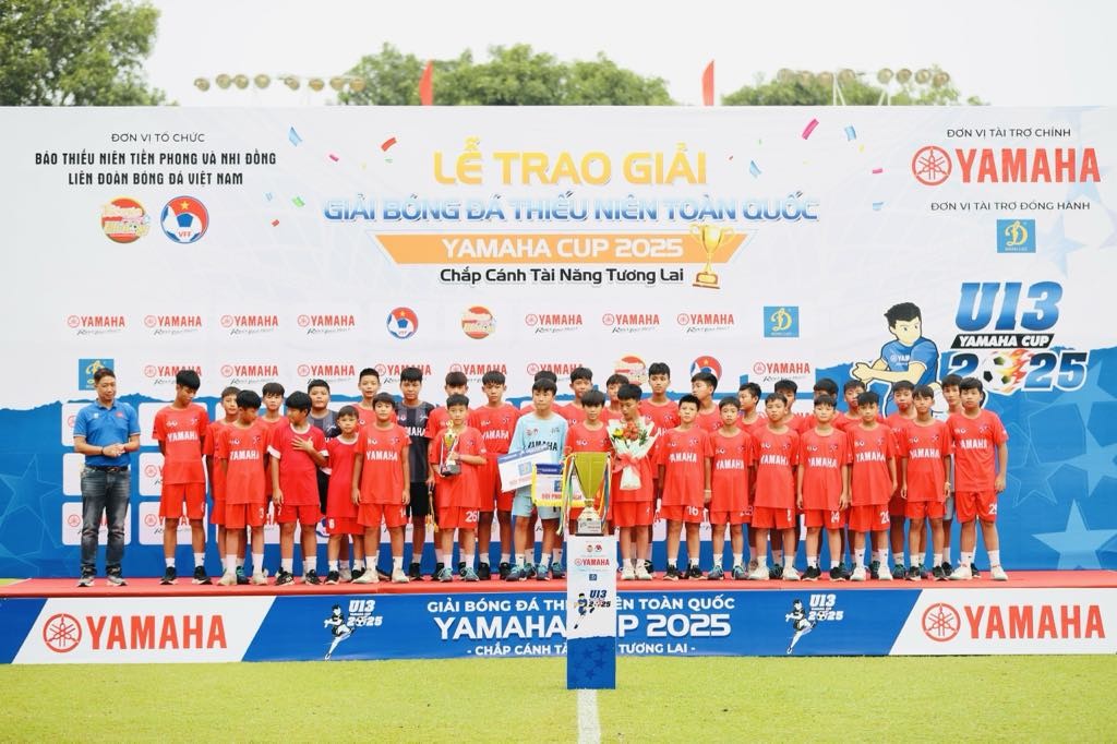 Thắng U13 SLNA trên loạt luân lưu, U13 Nam Định lần đầu bước lên đỉnh vinh quang