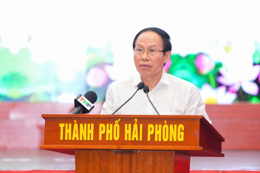Đồng chí Bí thư Thành uỷ Lê Tiến Châu phát biểu kết luận Hội nghị.