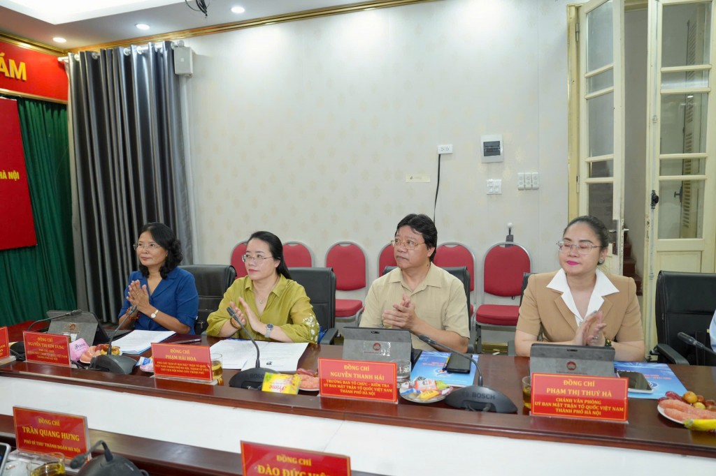 Các vị đại biểu tham dự hội nghị