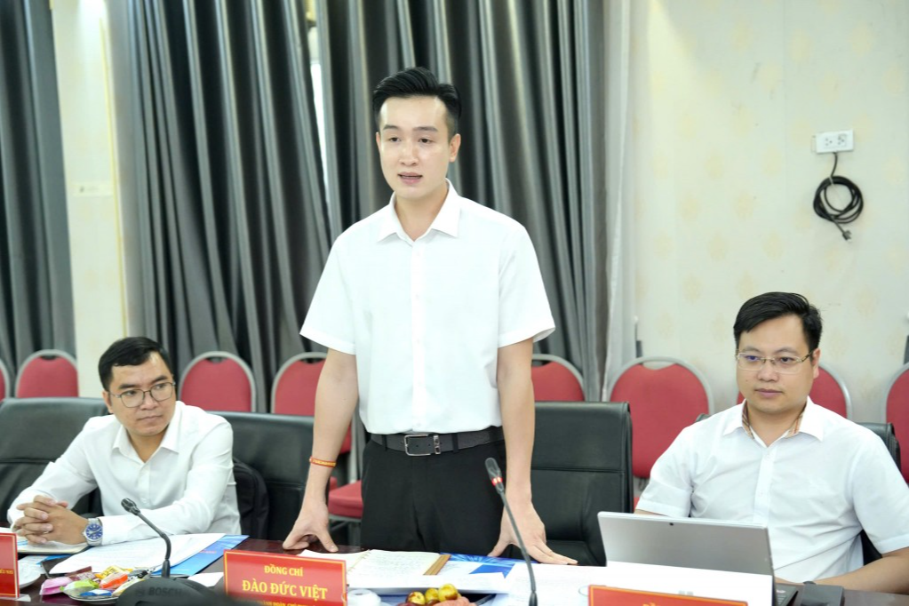 Phó Bí thư Thành đoàn, Chủ tịch Hội đồng Đội thành phố Hà Nội Đào Đức Việt phát biểu tại hội nghị