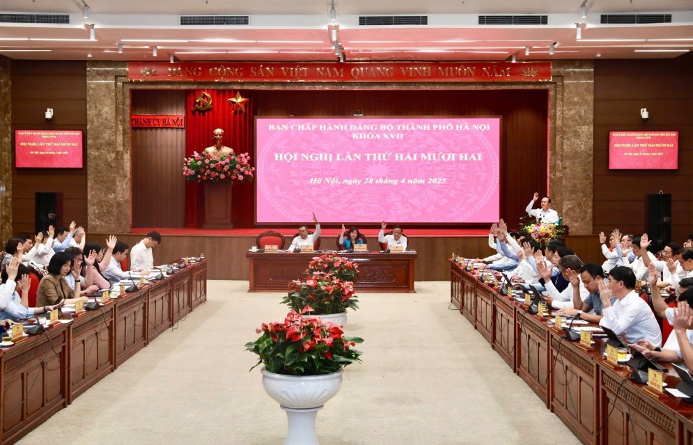 BCH Đảng bộ TP Hà Nội họp bàn phương hướng công tác nhân sự Đại hội XVIII