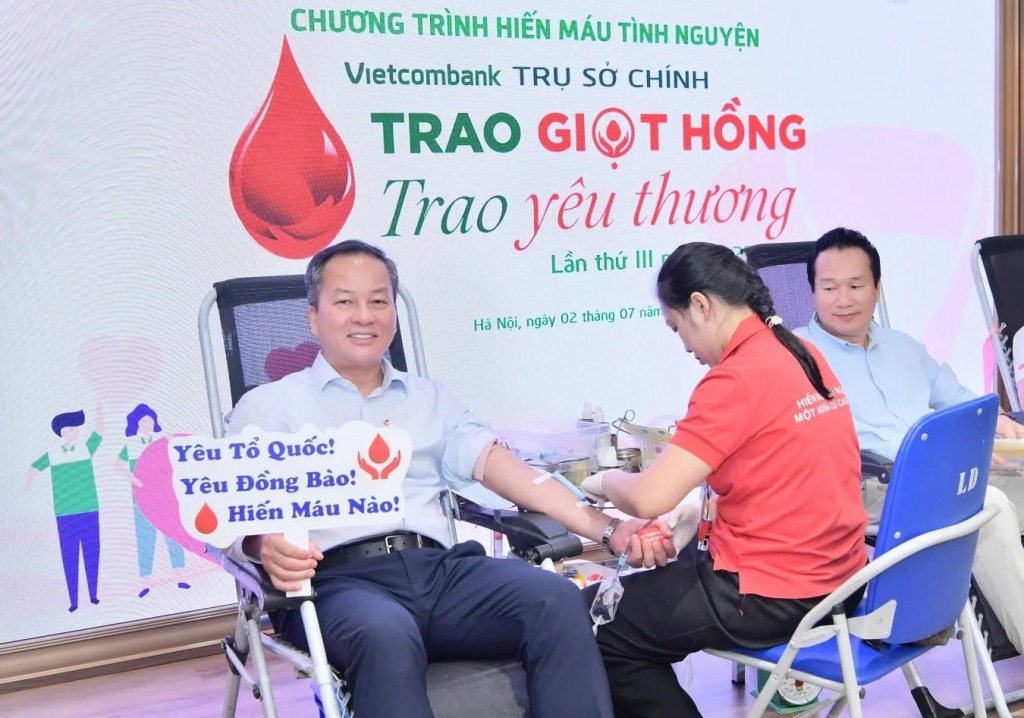 Phó Tổng Giám đốc Nguyễn Việt Cường tham gia chương trình hiến máu tình nguyện