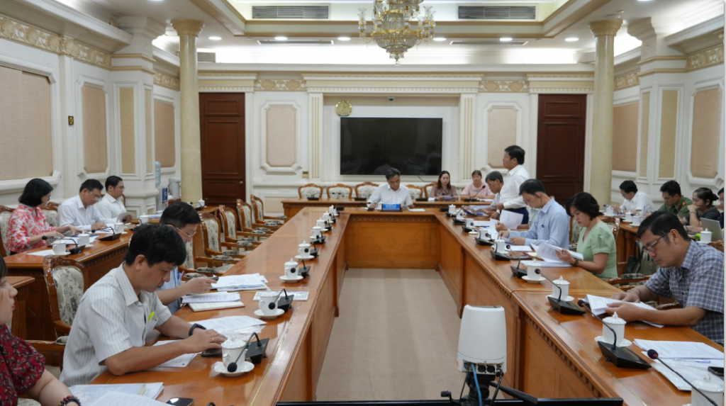 Quang cảnh buổi làm việc