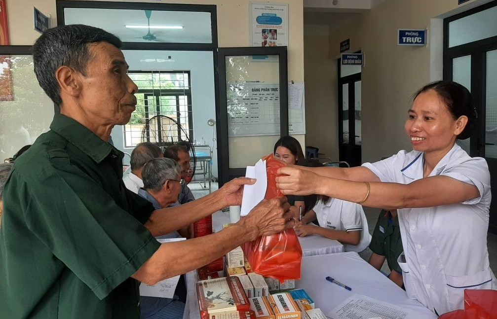 Tổ chức hoạt động khám bệnh đền ơn đáp nghĩa đối tượng chính sách