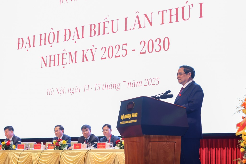 Thủ tướng nhấn mạnh, làm rõ thêm một số bài học kinh nghiệm quan trọng - Ảnh: VGP/Nhật Bắc